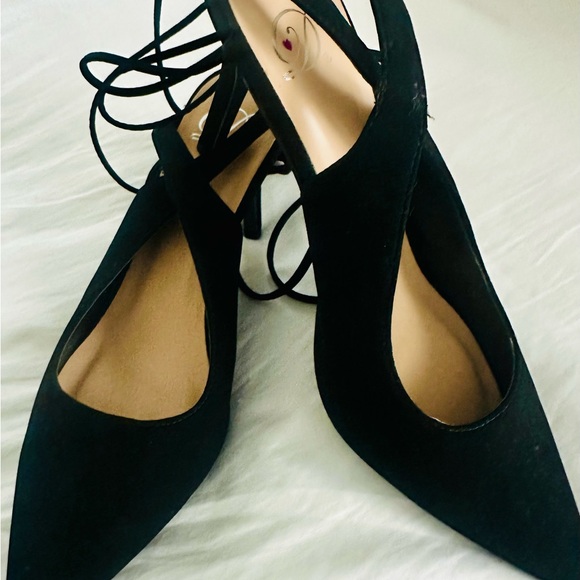Elegant Black Women's Heels - Picture 1 of 6